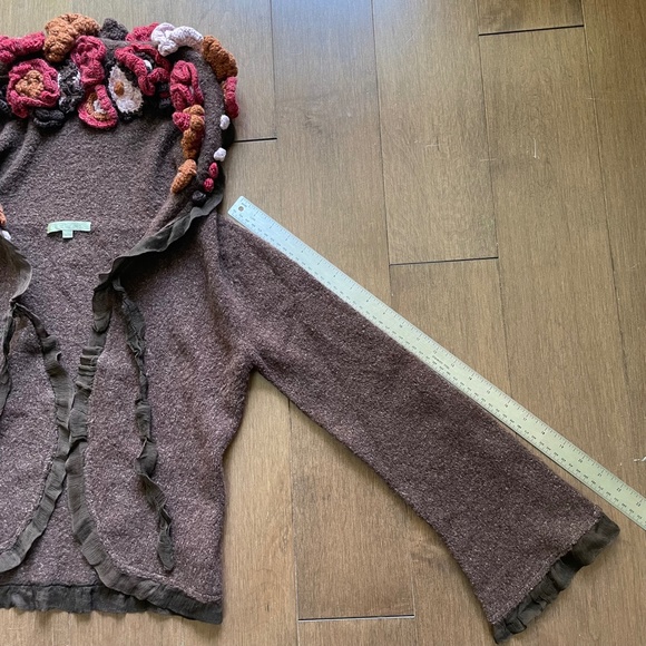 Front tie wrap sweater with collar - Picture 3 of 11